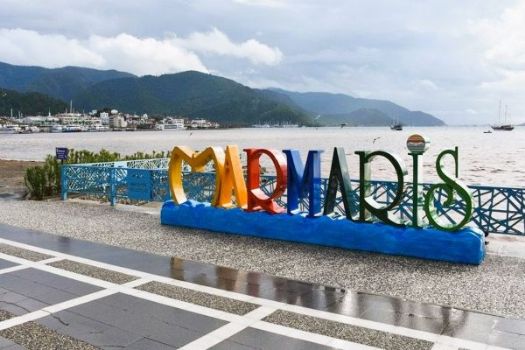 Top Attractions & Aegean Cuisine